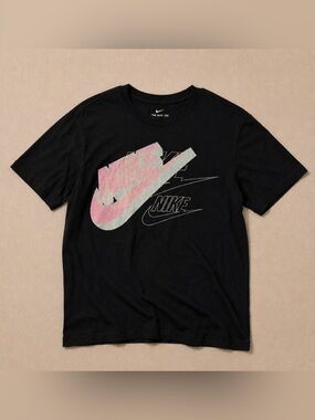 Nike Max90 Graphic T Shirt Men’s M Black Pink Blue Logo Short Sleeve Cotton Tee